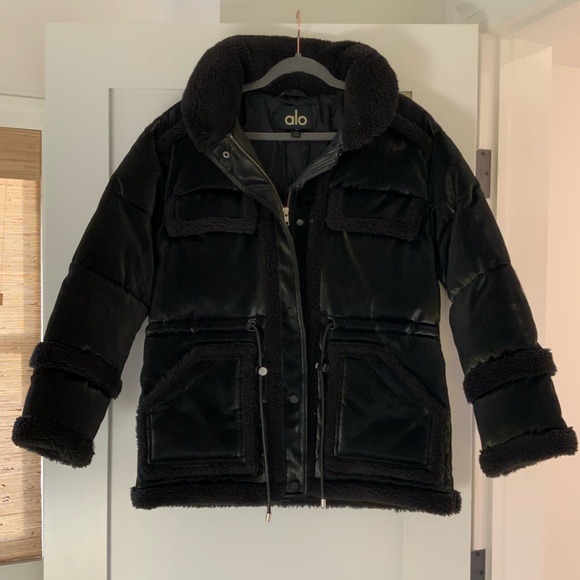 ALO Ice Breaker Puffer Jacket - Black- - Picture 4 of 12